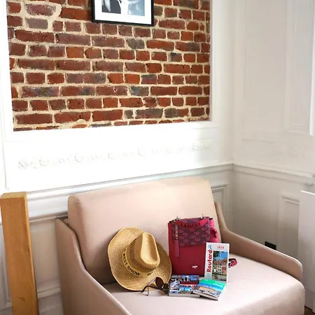 Superbe Refait A Neuf, Plein Centre De *